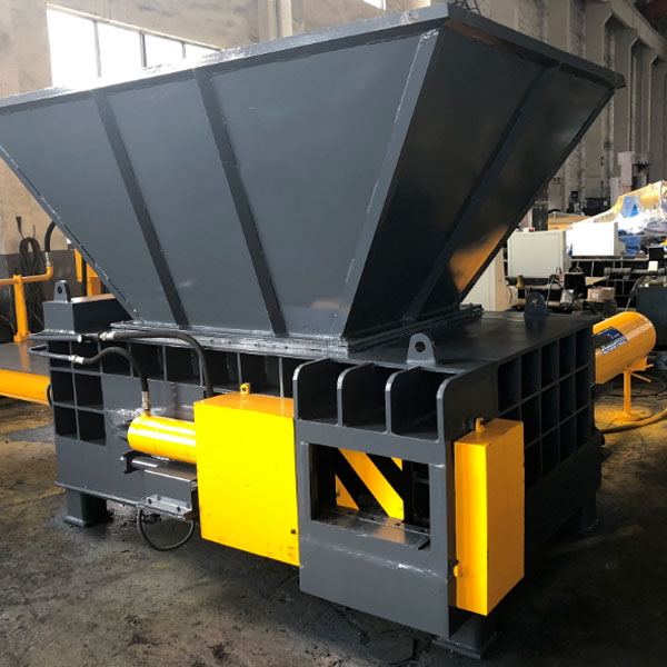 horizontal metal baler